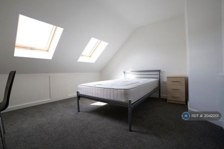 3 bedroom terraced house to rent - Photo 4