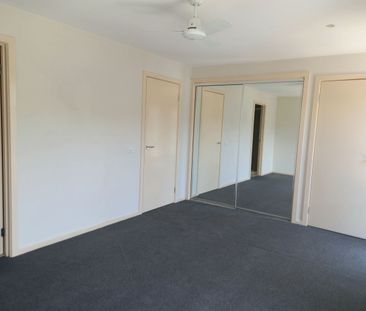 THREE BEDROOM TOWNHOUSE - Photo 3