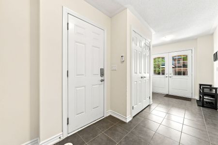For Lease - 120 Alvin Pegg Drive, East Gwillimbury, Ontario - Photo 2
