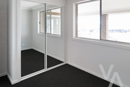 74 Redwood Drive, Gillieston Heights NSW 2321 - House For Rent | Domain - Photo 4