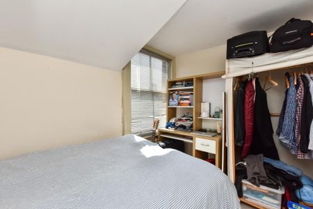 3 bedroom apartment to rent - Photo 4