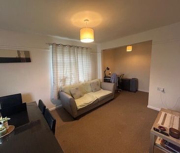 Peterbroough PE1 - Photo 3