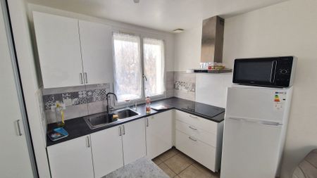 Location Appartement 2 pièces 47m² - Photo 3