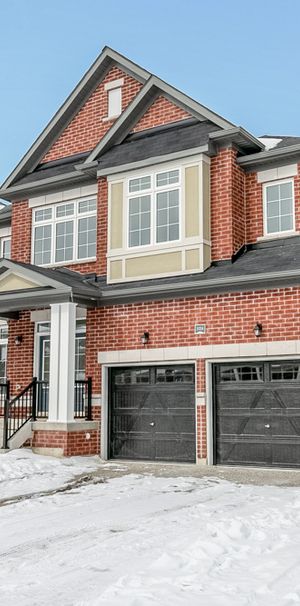 Sunfilled 5 bedroom home for rent - Photo 1