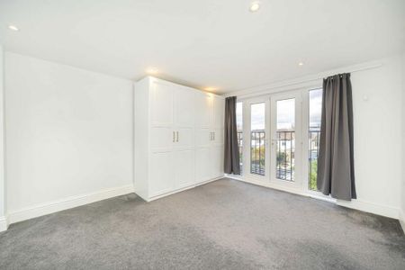 5 bedroom semi-detached house to rent - Photo 2