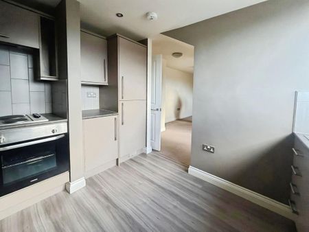 2 bedroom flat to rent - Photo 3