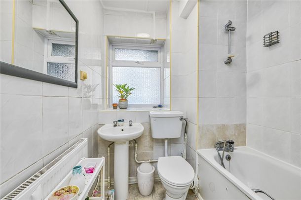 Redlands Way, London, SW2 - Photo 1