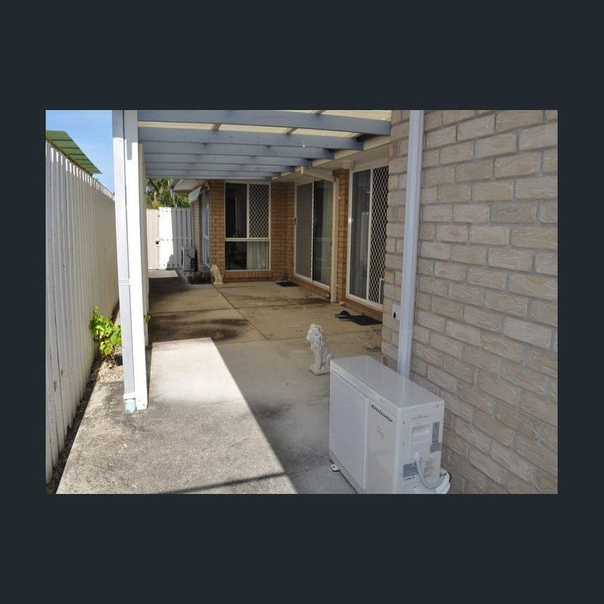 Spacious 3-Bedroom Duplex with Media Room & FTTP in Quiet Catherine Court, Labrador - Photo 1