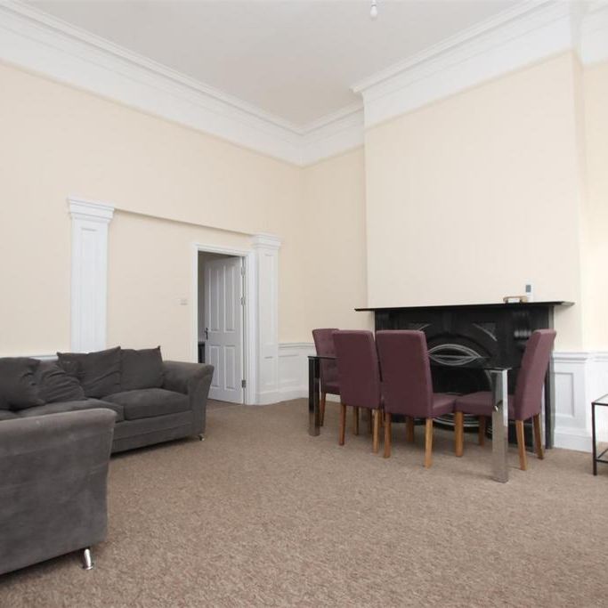 3 bedroom flat to rent - Photo 1