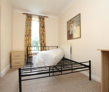 6 bedroom terraced house to rent - Photo 1