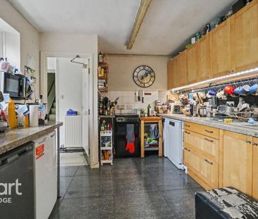 1 bedroom in a house share to rent - Photo 6
