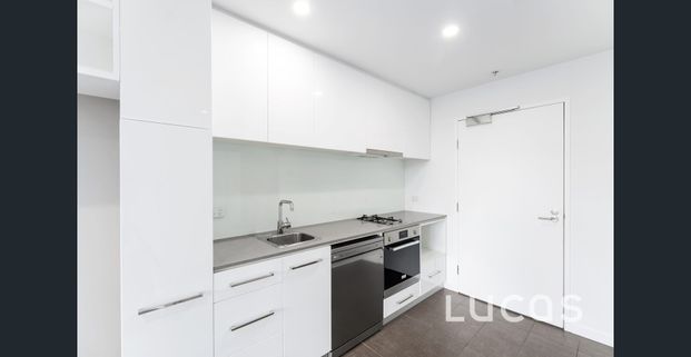 Contemporary living in the H1 complex! - Photo 1