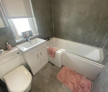 2 bedroom terraced house to rent - Photo 4