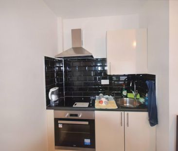 Studio to rent - Photo 2