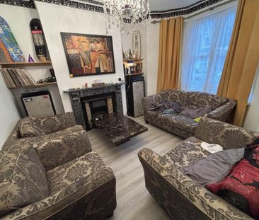 5 bedroom terraced house to rent - Photo 4