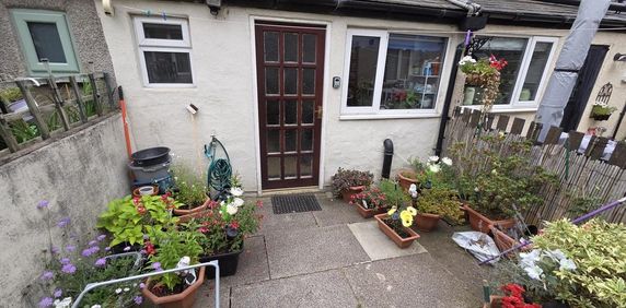 3 bedroom terraced house to rent - Photo 2