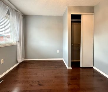 For Lease - 13 Benjamin Lane, Barrie, Ontario - Photo 1