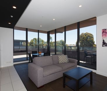 Modern 3-bedroom 2 Townhouse with large balcony within walking dist... - Photo 2