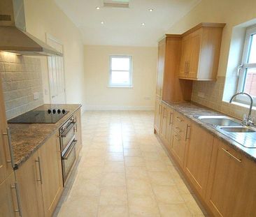 3 bedroom semi-detached house to rent - Photo 3