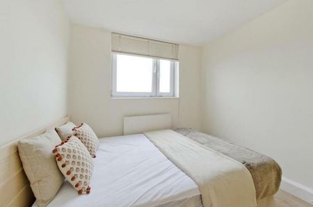 3 bedroom flat to rent - Photo 2