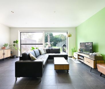 Appartement te huur in Hoevenen met 2 slaapkamers - Photo 2