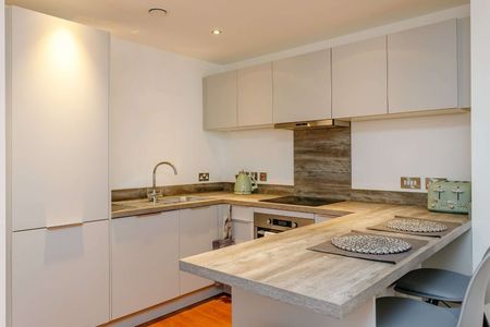 OCTOBER MOVE-INS | 1 BED APARTMENT | PARKING AVAILABLE | PRIME LOCATION | 24-HOUR CONCIERGE | RESIDENTS GYM - Photo 4