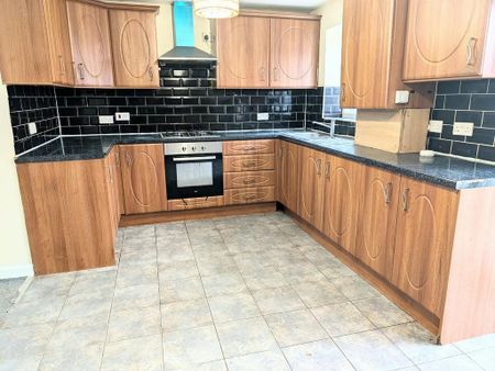 4 bedroom terraced house to rent - Photo 4