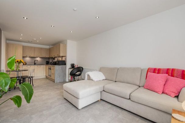 2 bedroom flat to rent - Photo 1