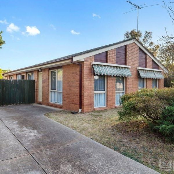 6 Lloyd Court, BROOKFIELD - Photo 1