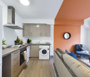 1 bedroom in a house share to rent - Photo 2