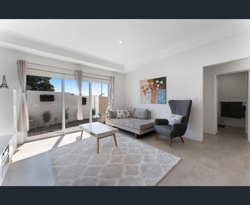 3/163 Eton Street, Joondanna WA 6060 - Photo 1