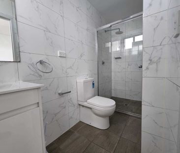 TERRIFIC 2 BEDROOM 2 BATHROOM APARTMENT - Photo 5