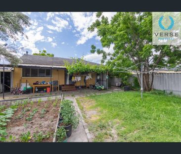 Family home with big backyard! - Photo 1