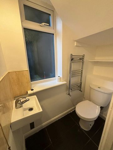 3 Bed Detached House, Addison Road, SE25 - Photo 5