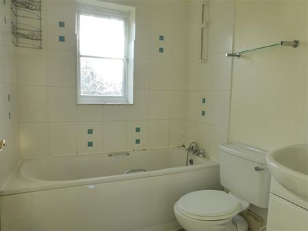 PETERBOROUGH - Photo 5