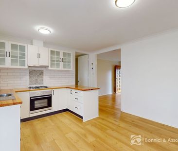 82 Jacaranda Street, West Albury - Photo 6