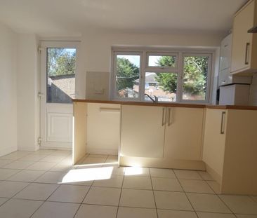 Deirdre Avenue, Wickford, Essex, SS12 - Photo 5