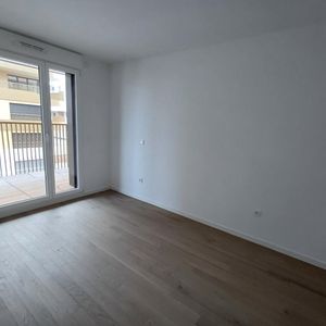 location Appartement T2 DE 42.3m² À RUEIL MALMAISON - Photo 2