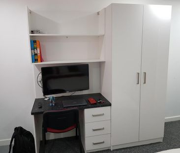 Studio to rent - Photo 1