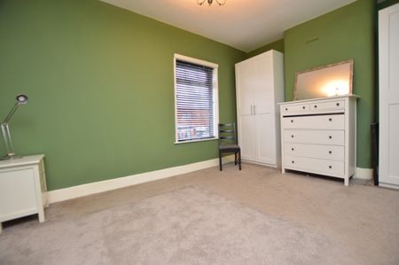 2 Bedroom Terraced House - Photo 3