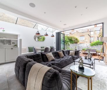 5 Bed Terraced House, Englewood Road, SW12 - Photo 5