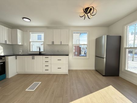 For Lease - 1000 Hamilton Road, London East, Ontario - Photo 4