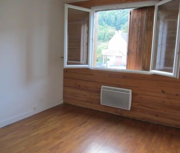 Location Appartement 4 pièces 80m² BORT LES ORGUES 19110 - Photo 3