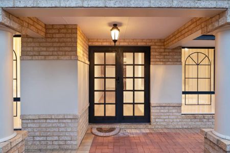 “Spacious Family Home” - Photo 2