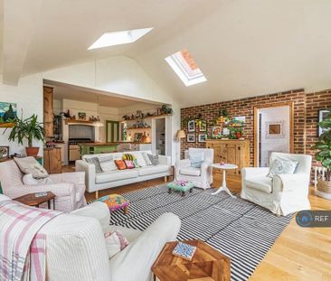 5 bedroom detached house to rent - Photo 5