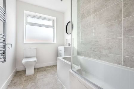 A stylish and contemporary home set in Biggin Hill. - Photo 5