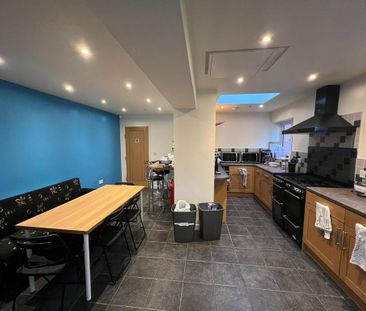 6 bedroom semi-detached house to rent - Photo 3