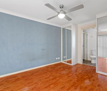 TRENDY TOWNHOUSE! - Photo 6