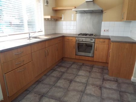 Robin Court, Banister Park - Photo 4