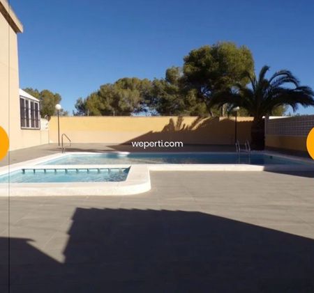 Apartment in Alicante, for rent - Photo 2